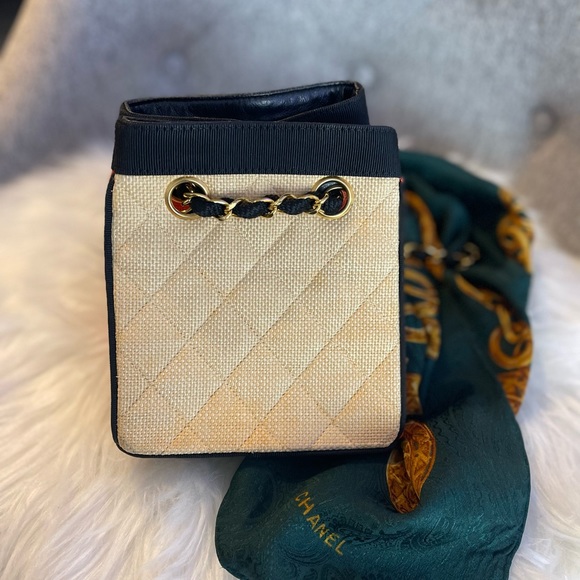SOLD Chanel vintage raffia woven mini drawstring tote - Picture 5 of 14
